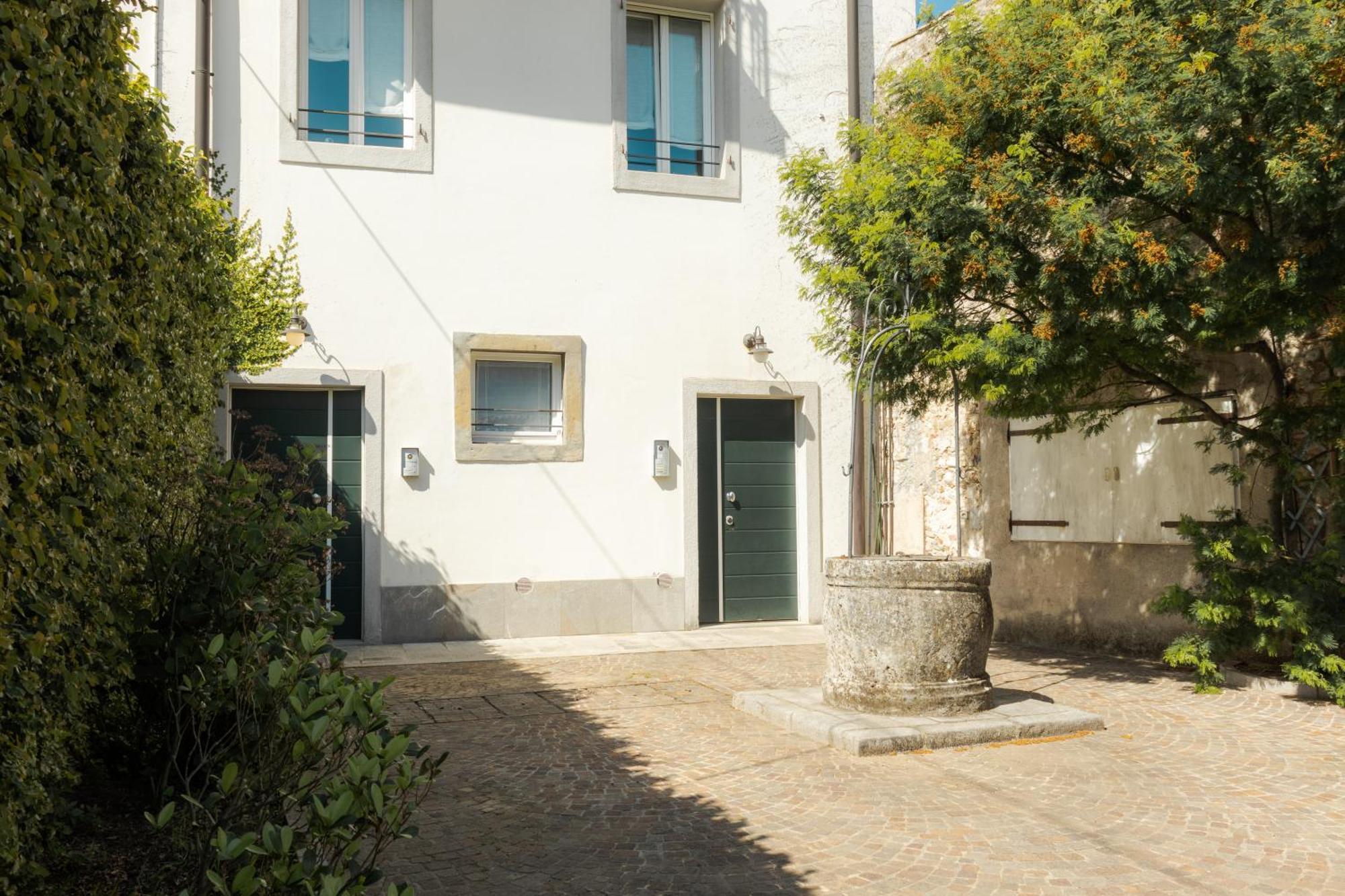 Appartamento In Pieno Centro Storico Con Parcheggio Gratuito Incluso. Udine Esterno foto