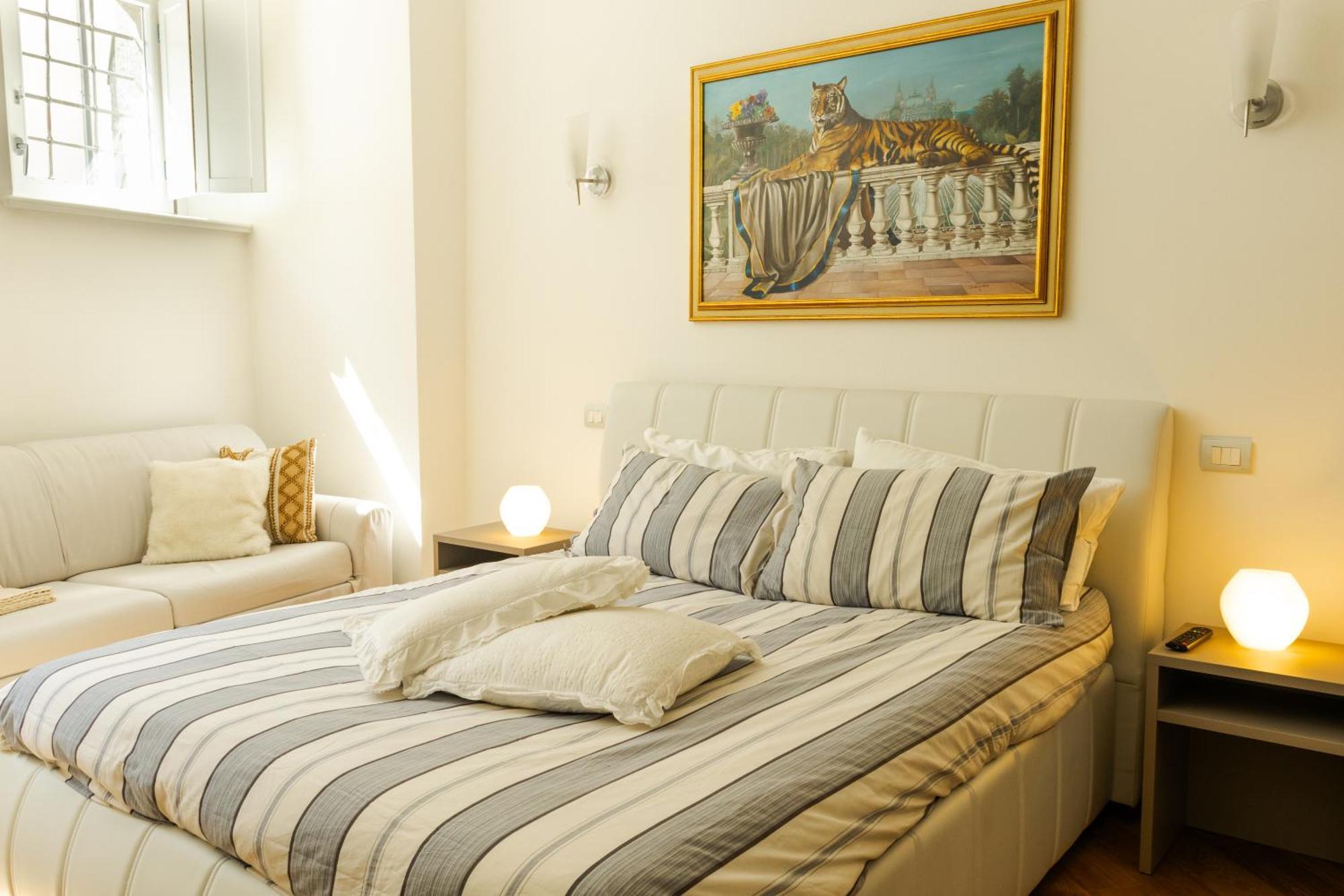 Appartamento In Pieno Centro Storico Con Parcheggio Gratuito Incluso. Udine Esterno foto